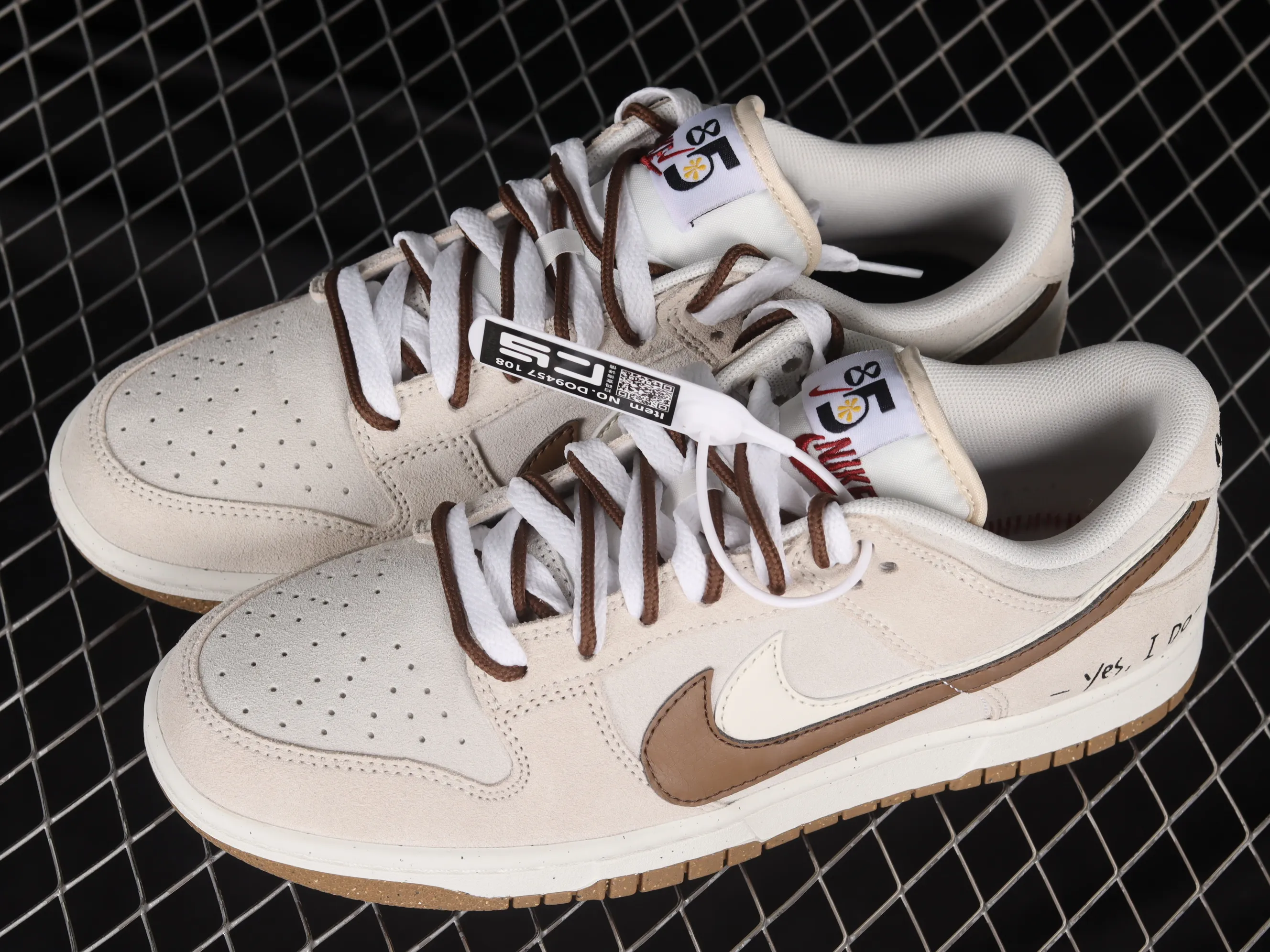 All categories Nk SB Dunk series Nk SB Dunk Low low-top sneakers Nk SB Dunk Low "85" Sapphire double hook SB low-top sports and leisure sneakers DO9457-108